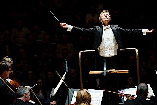 o Δημήτρης Ευθυμάκης